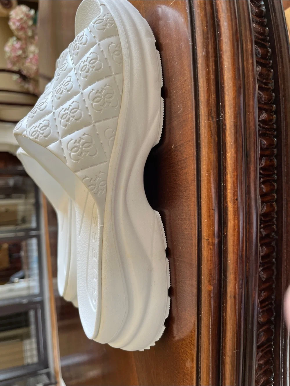 GUESS White Quilted Logo Slide Sandals